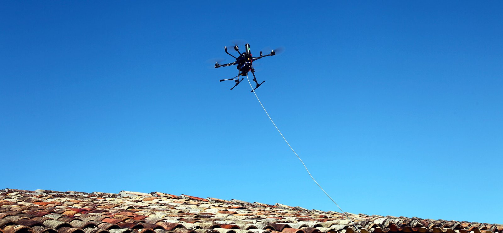 Nettoyage et démoussage de toiture en Nouvelle-Aquitaine en drone