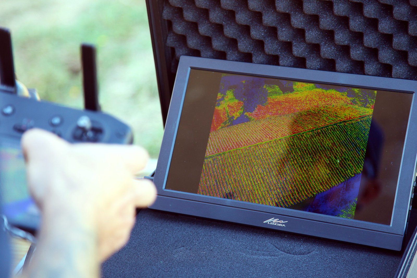 Thermographie-par-drone-panneau-solaire-diagnostic
