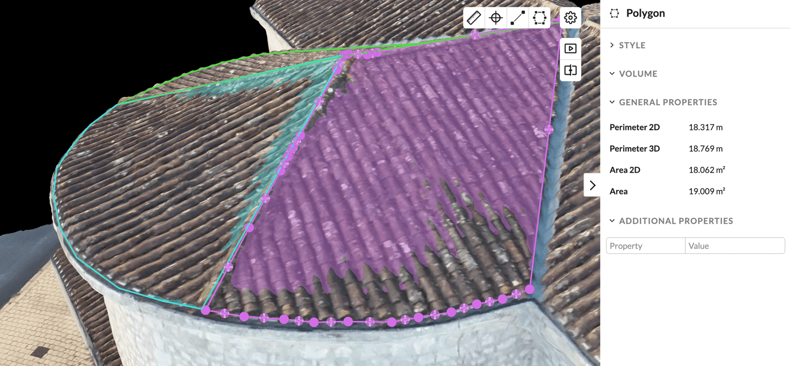 Analyse d’un pan de toiture avec prise de mesures techniques par drone en Nouvelle-Aquitaine