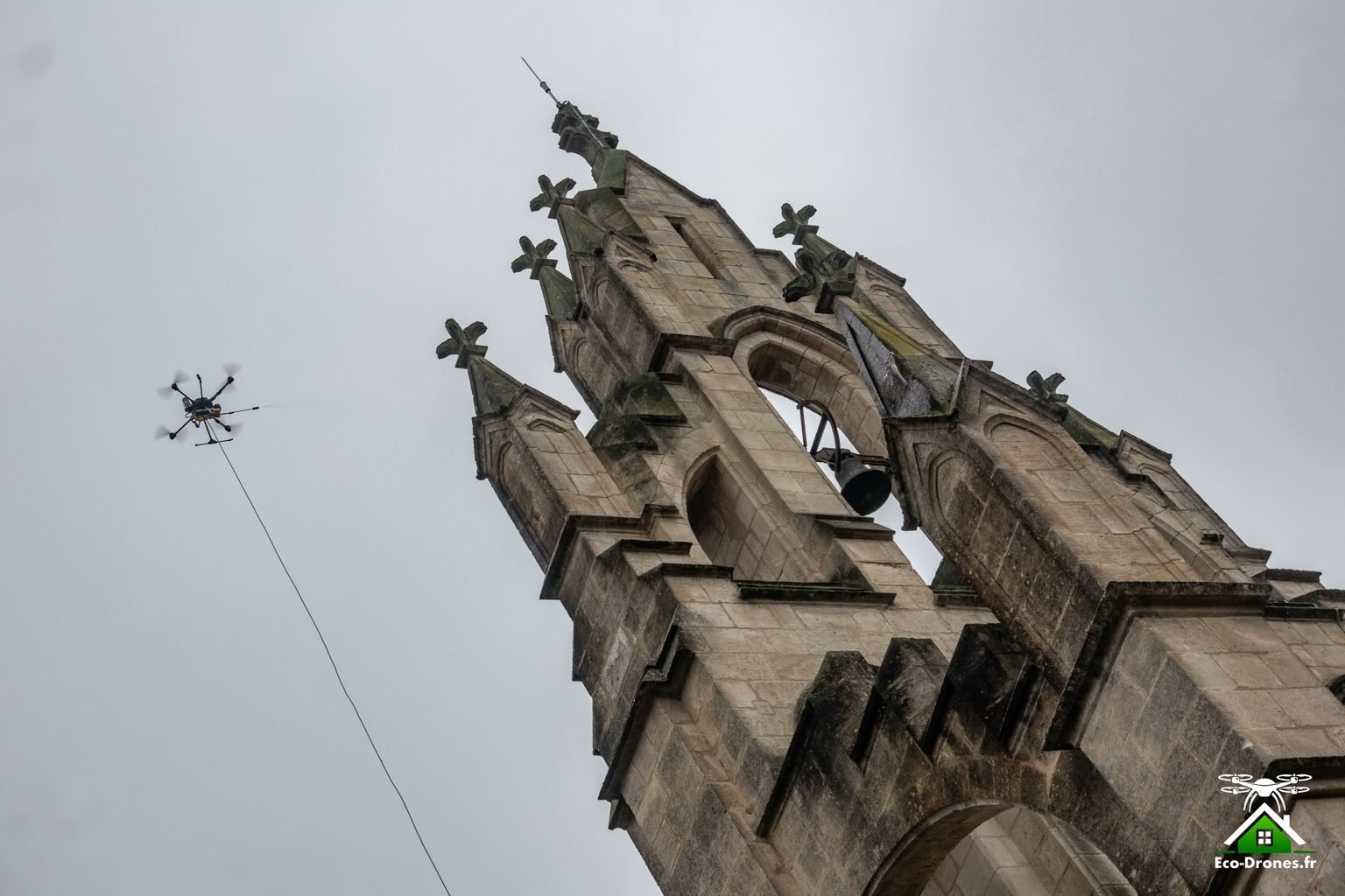 Nettoyage et démoussage de toiture par drone en Nouvelle-Aquitaine