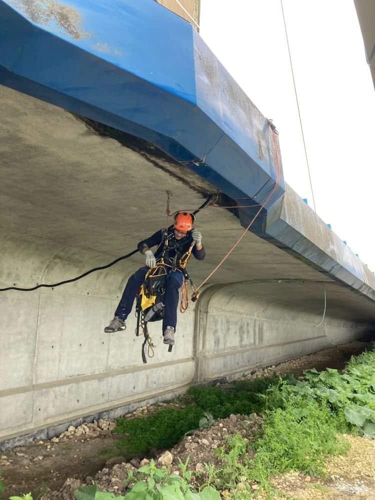 Cordiste en intervention sur bâtiment, partenariat Eco Drones × MP Cordes en Gironde