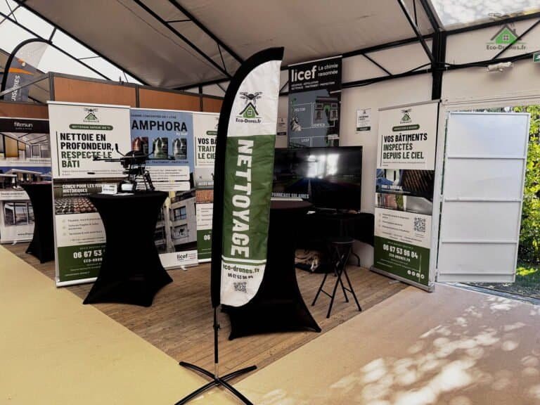 Stand Eco Drones sous chapiteau avec kakémonos nettoyage vapeur et inspection, drone de traitement exposé et oriflamme